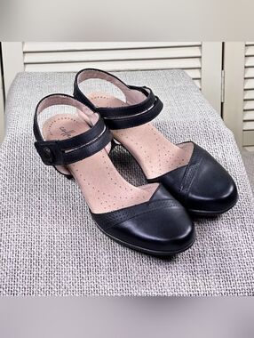 Clarks Valerie Rally Black Ankle Strap Comfort Mary Jane Sandals